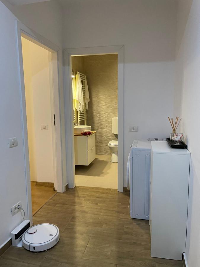Gold Luxury Apartment Close To Presidential Palace Bukares Bagian luar foto